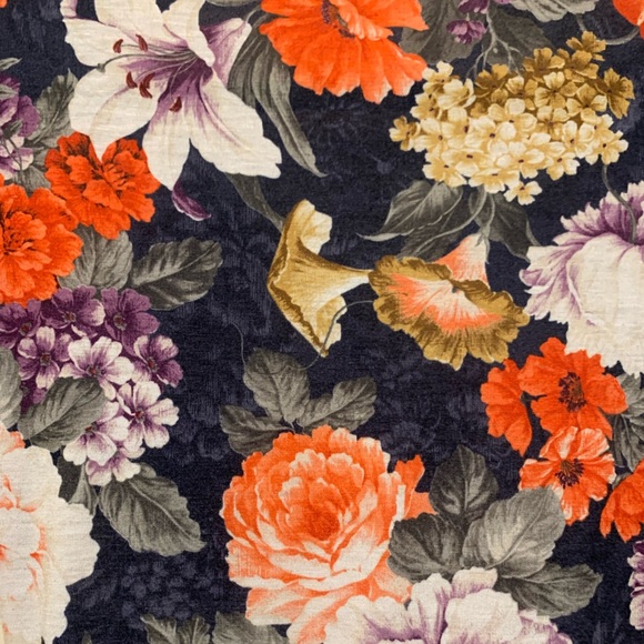 Tight body flower dress - Picture 3 of 5